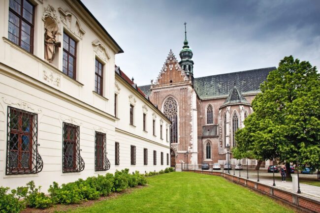 mendlak-augustini01-monika-hlavacova-pocket-media-s-r-o