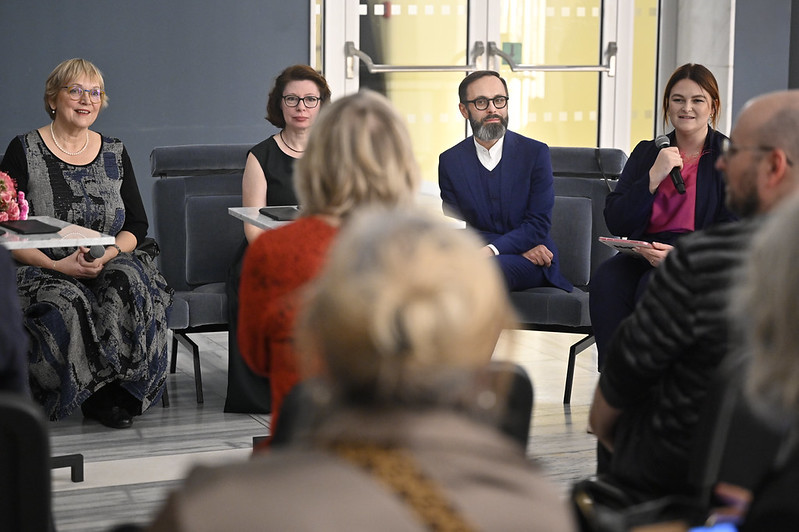 54114719726-b46cdb4f71-c